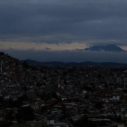 Seis meses após megaoperação no Rio, moradores continuam com medo