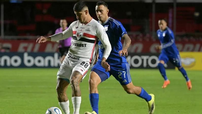 São Paulo encaminhou classificação (Foto: NELSON ALMEIDA / AFP)