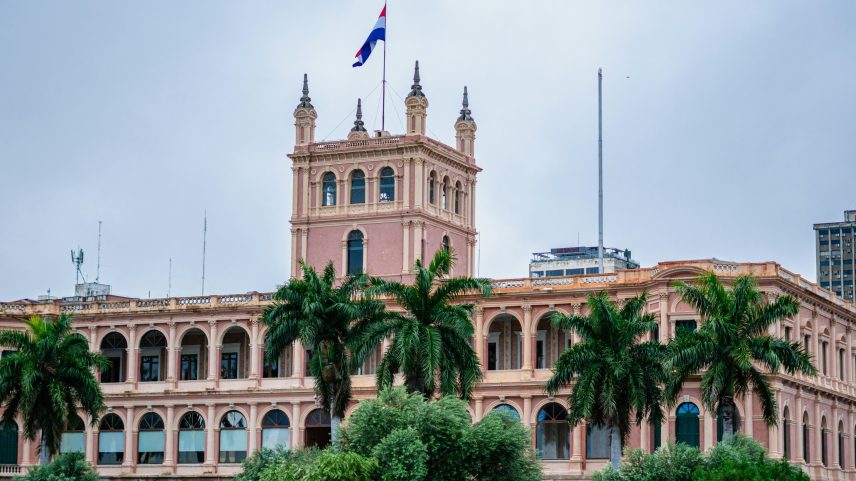 Paraguai cria programa de residência para investidores e atrai interesse de brasileiros