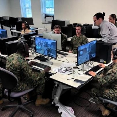 Fuzileiros navais dos EUA usam videogame para treinar novos sargentos