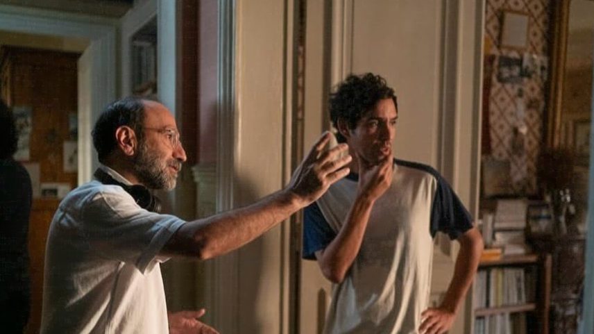 Asghar Farhadi durante gravações de Histoires Parallèles, que será distribuído no Brasil como Contos Paralelos
