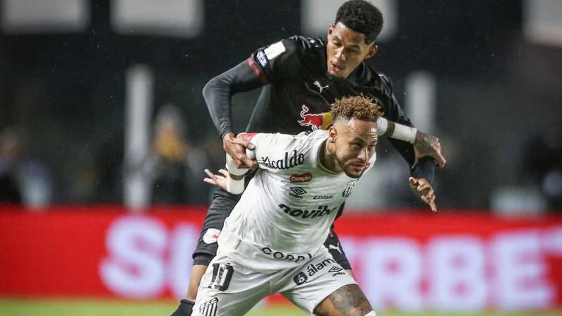 Neymar comemorando seu gol na vitória do Santos sobre o Bragantino na Vila Belmiro