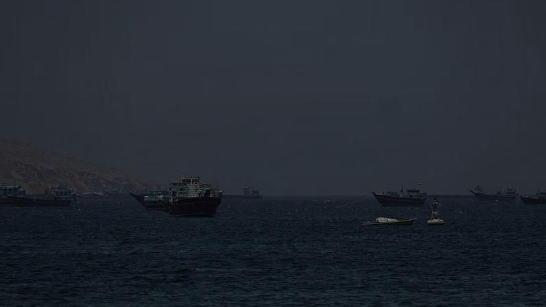 Navios e barcos no estreito de Ormuz, Musandam, Omã