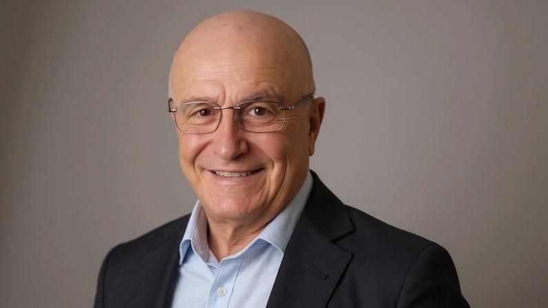 Salim Mattar transforma trajetória pessoal em defesa do liberalismo
