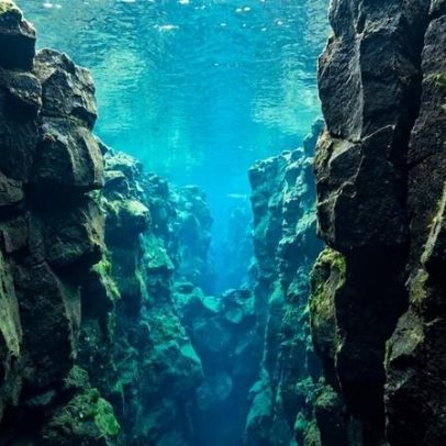 Abismo gigante na Islândia revela dois continentes submersos após 100 anos