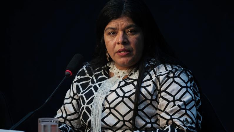 “É inaceitável que o Congresso Nacional vote propostas que destroem a natureza e violam direitos de povos indígenas e comunidades tradicionais”, declarou Guajajara (foto)