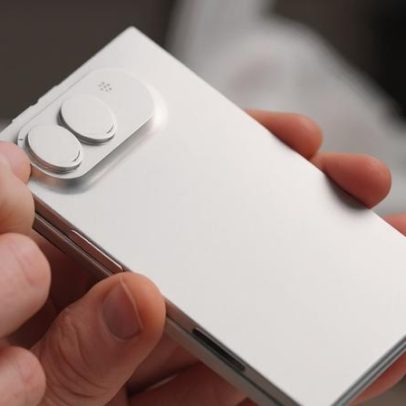 YouTuber mostra protótipo do iPhone Fold semelhante a tablet
