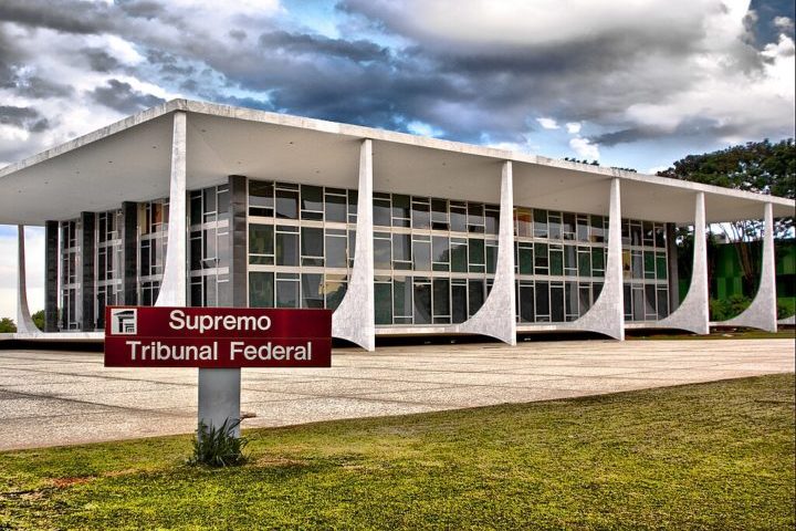 Entre os principais pontos está a obrigatoriedade de empresas com 100 ou mais empregados divulgarem relatórios de transparência salarial e de critérios remuneratórios. - (crédito: Flickr - Ric?rdo)