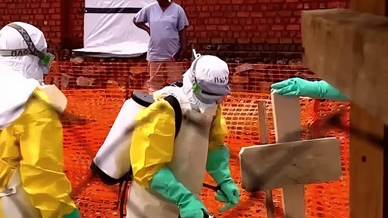 Surto de Ébola na República Democrática do Congo enquanto a OMS declara emergência de saúde pública