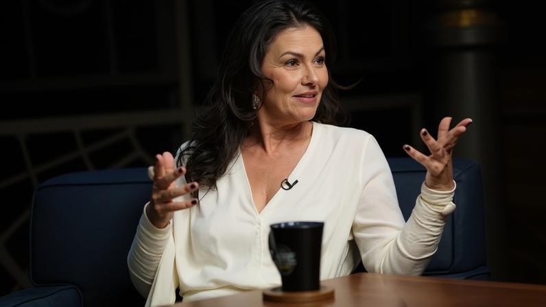 Suzana Alves, a Tiazinha, no programa The Noite