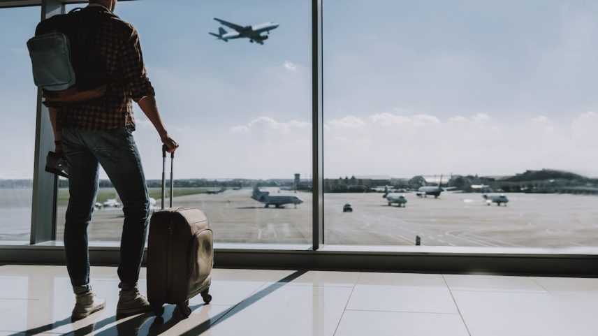 Companhias têm sofrido o impacto da disparada no preço do querosene de aviação após o início da guerra no Oriente Médio; iniciativa se soma aos R$ 7,5 bi de fundo anunciados em abril