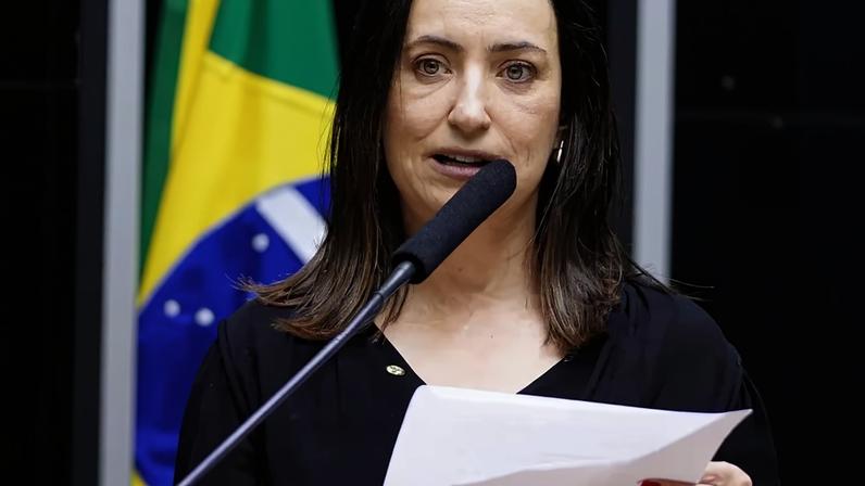 Deputada Rosângela Moro quer mais rigor nos voos da FAB