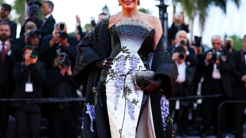 Demi Moore e Sharon Stone roubam a cena no tapete vermelho de Cannes