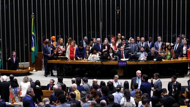 Nesta quinta, a PEC foi aprovada em comissão especial e seguiu para sessão no Plenário da Casa