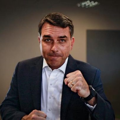 Analisa discute críticas de Carlos Andreazza a Flávio Bolsonaro