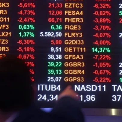 Ibovespa abre em queda leve com pressão de bancos e Petrobras