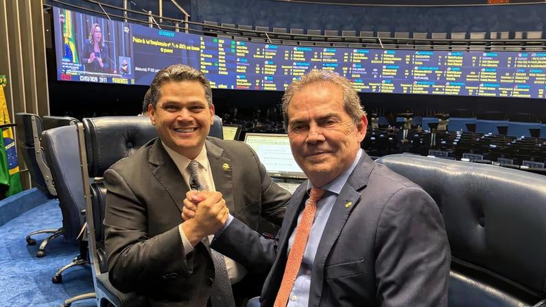 Davi Alcolumbre diz a Paulinho que PEC da 6x1 seguirá rito normal