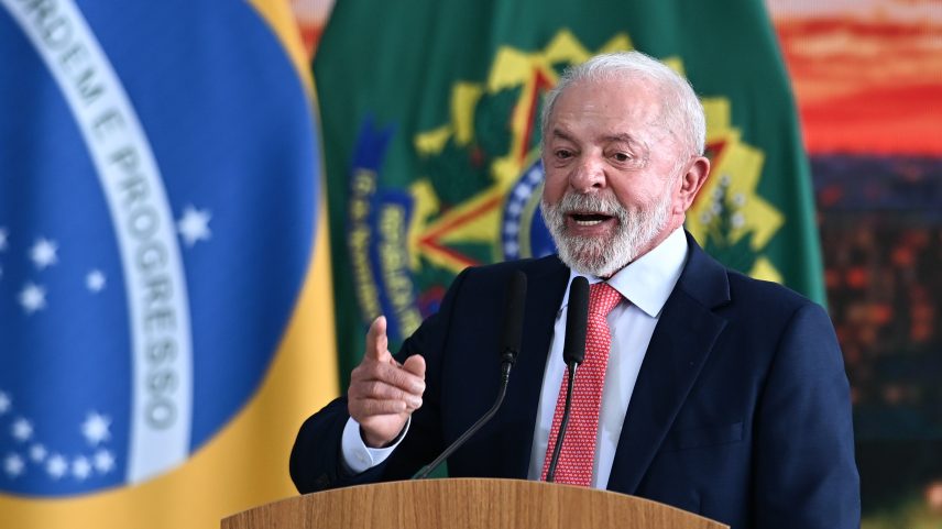 Lula revoga taxa das blusinhas para melhorar aprovação