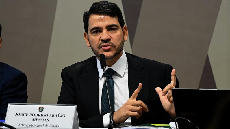 Jorge Messias foi rejeitado pelo plenário do Senado