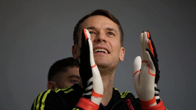 Manuel Neuer é convocado para a sua quinta Copa do Mundo vestindo a camisa da Alemanha.