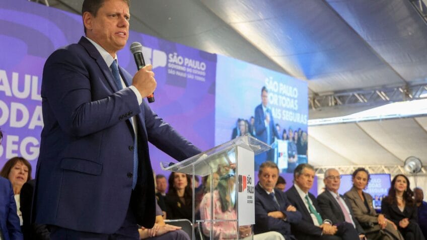 Tarcísio lança patrulha especializada para combater violência doméstica
