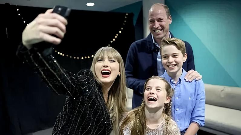 Taylor Swift tirou selfie com a família real após sua apresentação em Londres, na Inglaterra, com a "The Eras Tour"