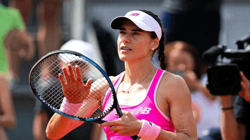 Sorana Cîrstea beat Solana Sierra 6-0, 6-0 in the third round of the French Open.