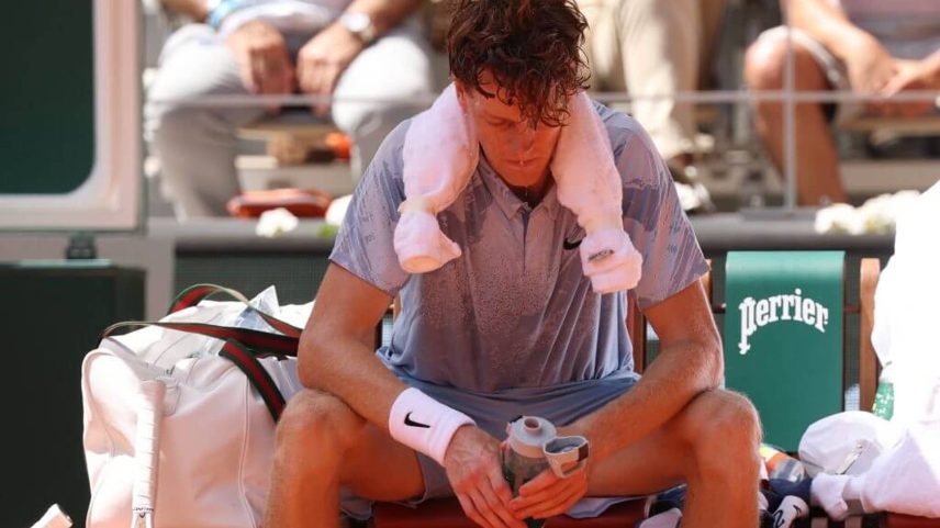 Jannik Sinner's defeat at the French Open was the latest incident of players being affected by heat at the tournament.
