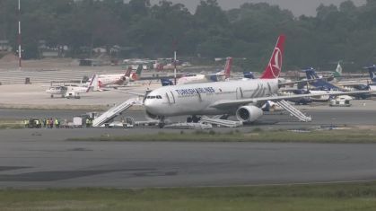 Trem de pouso de avião pega fogo no Nepal e aeroporto é fechado por 1 hora