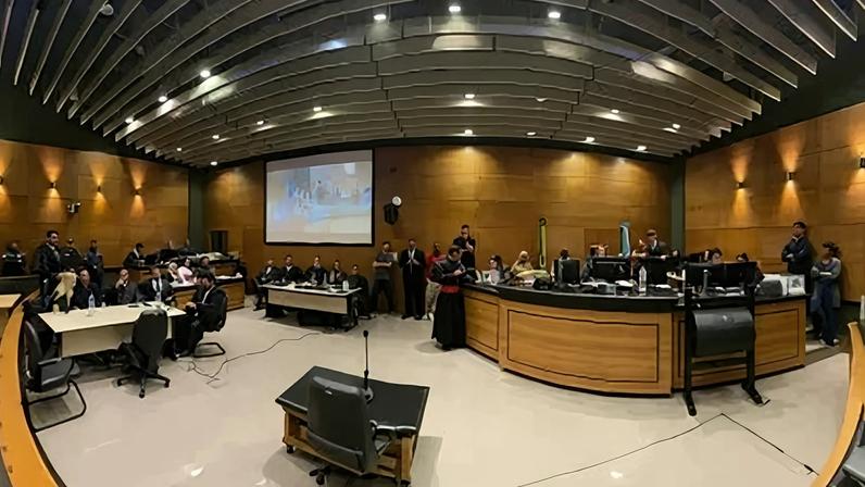 Defesa do ex-vereador Dr. Jairinho deixa plenário do júri, e julgamento é remarcado para maio