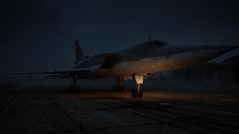 Tu-22M em perfil mostra fuselagem robusta e asas móveis