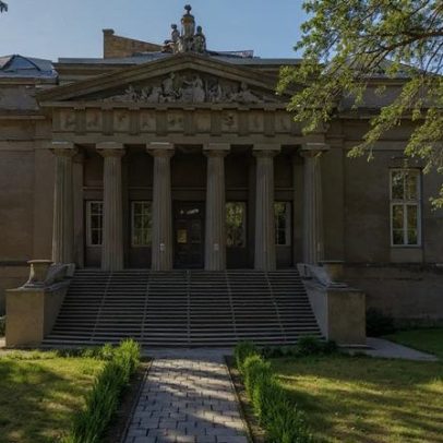 Ataque russo em Kyiv danifica o Museu Nacional de Arte da Ucrânia