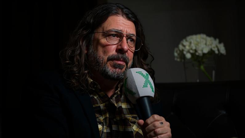 Dave Grohl aponta música mais vergonhosa do Foo Fighters