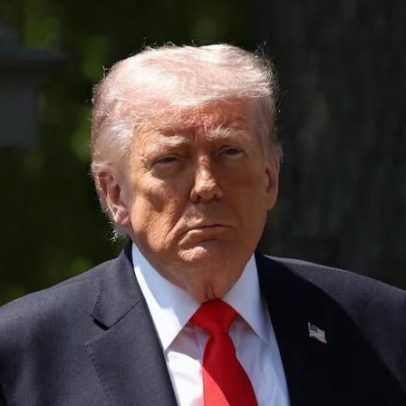 Trump diz estar insatisfeito com o Irã e monitora negociações.