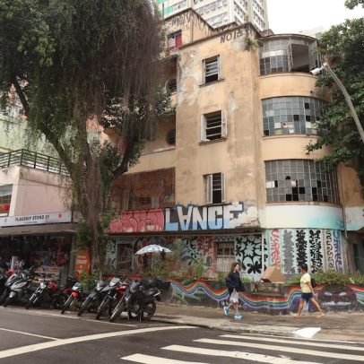 Caso do prédio invadido na Oscar Freire, Jardins, com risco de ruína