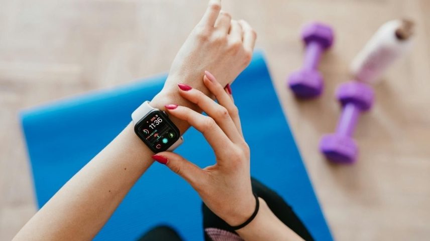 Exercício no horário certo melhora o coração. (Foto: Pexels via Canva)