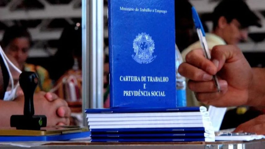 Funcionamento do comércio em feriados dependerá de autorização prevista em convenção coletiva