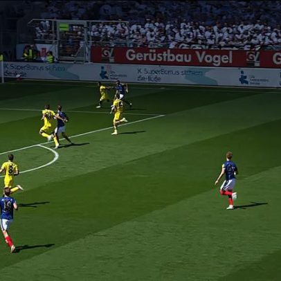 Holstein Kiel vence Braunschweig por 2 a 0 na 2. Bundesliga