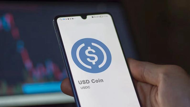 Stablecoins são criptomoedas que replicam o valor estável de moedas fiduciárias