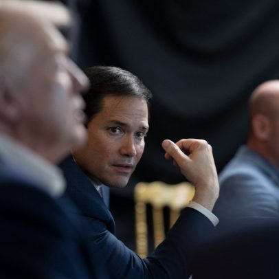 Roupa de político provoca comparações entre Marco Rubio e Maduro