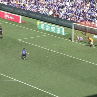 Diegopituca converte pênalti em duelo entre V-Varen Nagasaki e Vissel Kobe