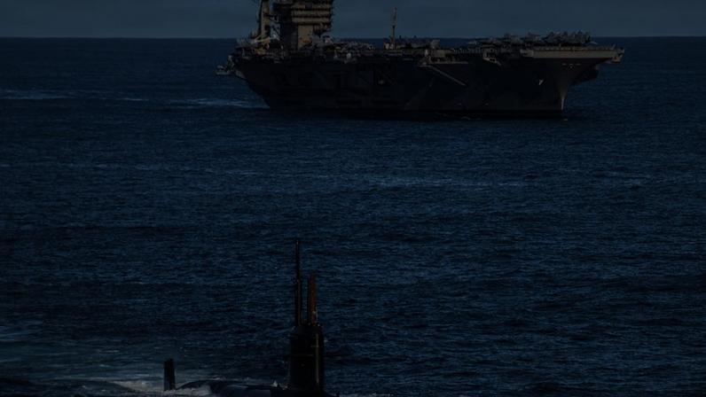 O porta-aviões Nimitz realizou exercícios com a Marinha do Brasil antes de seguir para o Caribe.