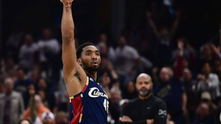 Donovan Mitchell's 39-point eruption in the second half fueled the Cavaliers' 112-103 victory over the Pistons in Game 4.