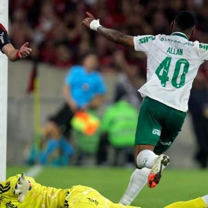 Palmeiras vence após expulsão de Carrascal e faz 3 a 0 no Flamengo