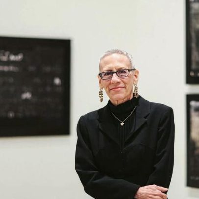 Morre Muriel Hasbun, artista que retratou a diáspora salvadorenha e a memória