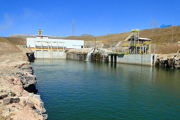 Usina hidrelétrica de Retiro Baixo, construída no curso do rio Paraopeba