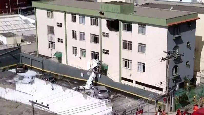 Avião de pequeno porte atingiu um prédio em Belo Horizonte