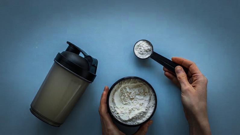 Whey protein passou a ser consumidor por usuários de canetas emagrecedoras para evitar a perda de massa magra
