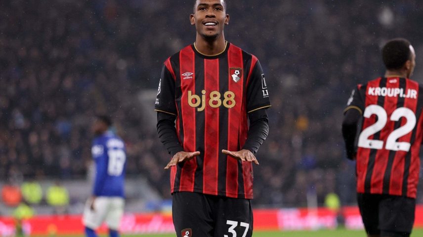Rayan brilha na Premier League às vésperas da convocação, na mira de Ancelotti