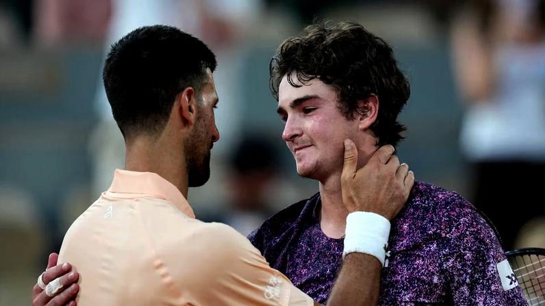 Ex-tenista alemão recordou de duelo icônico entre americano e suíço em Wimbledon após triunfo do brasileiro sobre o sérvio